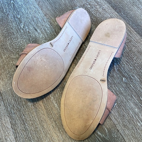 Lucky Brand EUC - Picture 2 of 3